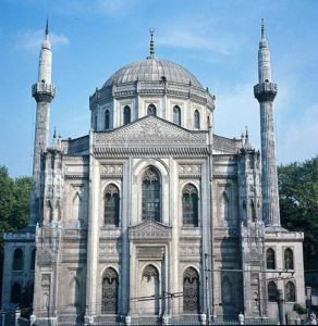 Мечеть Пертевниял Валиде Султан (Pertevniyal Valide Sultan camii)