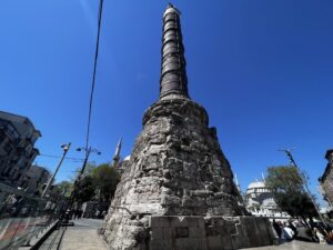 Форум и колонна Константина в Константинополе